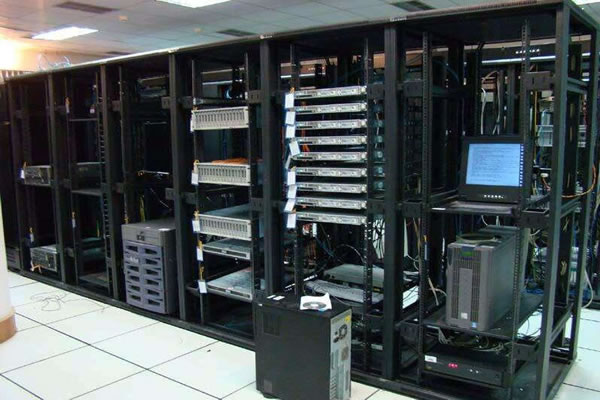 服务器托管香港地区的市场分析 现状与未来趋势探讨